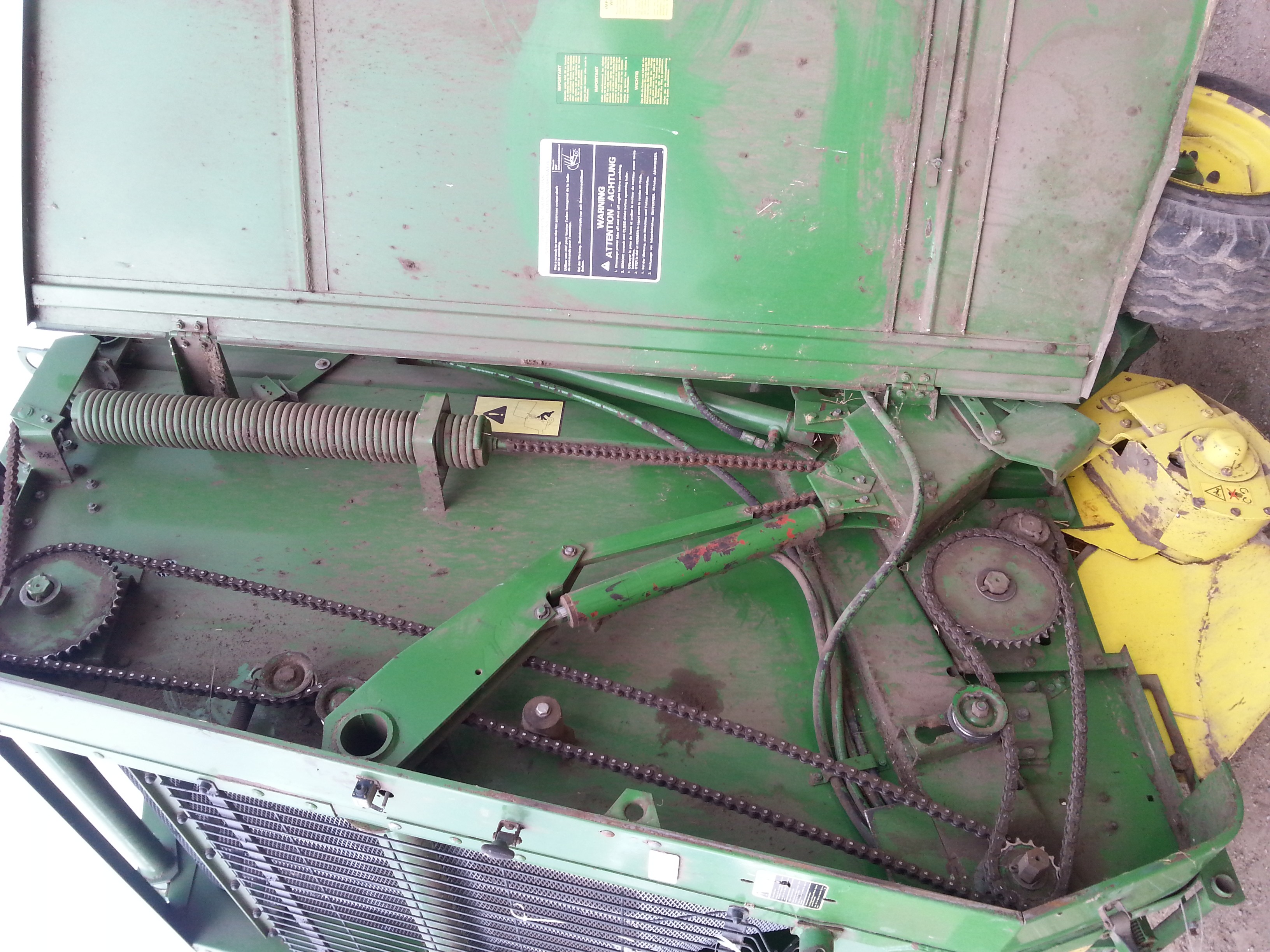 Prasa rolująca John Deere 550 — zdjęcie 3
