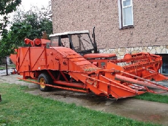 Sprzedam kombajn zbożowy zawieszany do ciągnika Z020 — zdjęcie 1