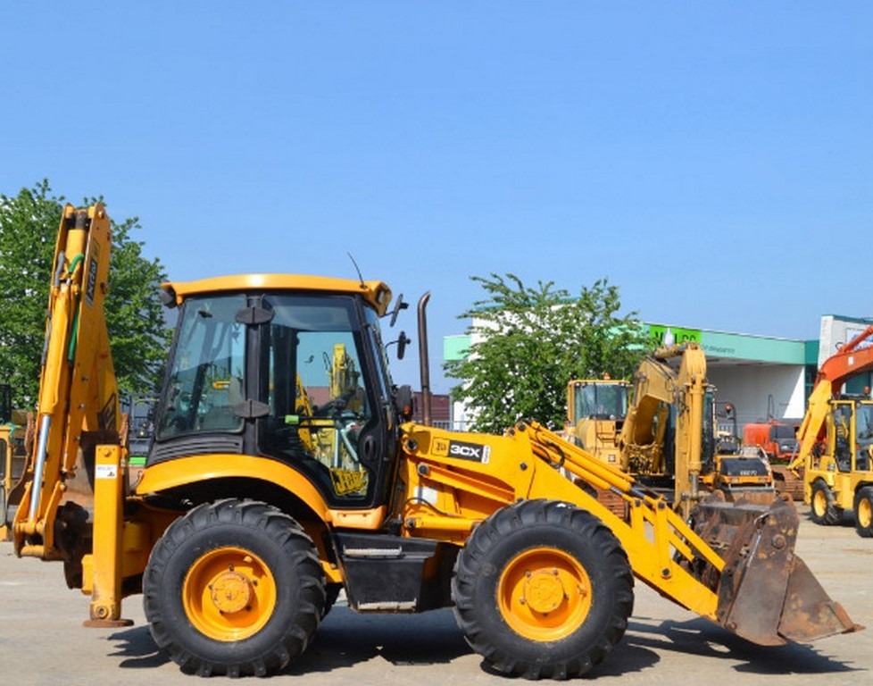 JCB 3CX Super - koparko-ładowarka — zdjęcie 2