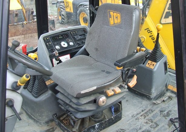 JCB 3CX Contractor z roku 2000. — zdjęcie 4