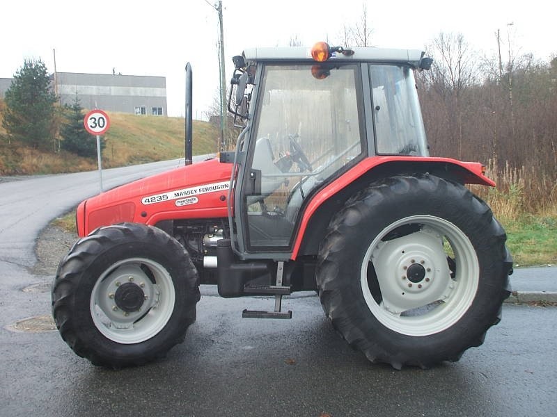 Massey Ferguson 4235 2000 — zdjęcie 4