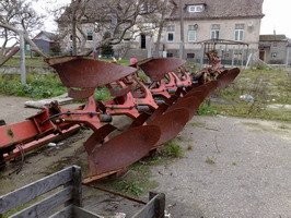 Sprzedam pług Gregoire-Besson 12- skibowy