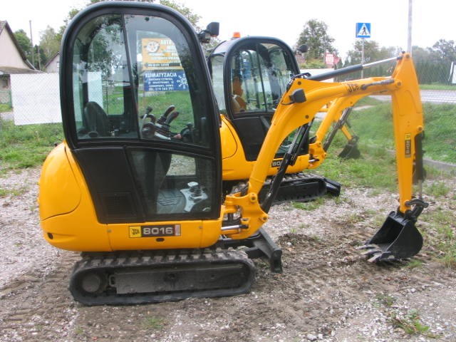 Minikoparka JCB 8016 z 2010 roku - sprzedam — zdjęcie 4