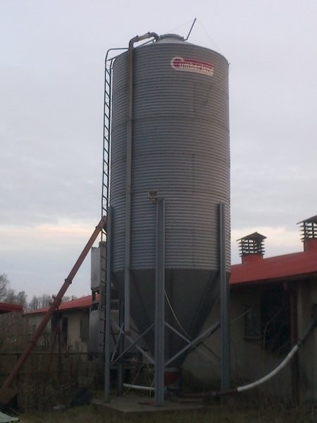 Silos paszowy poj.22.5 T — zdjęcie 1