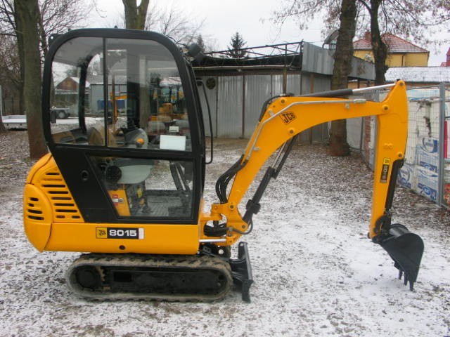 Sprzedam JCB 8015 z 2004 roku - mini koparka — zdjęcie 4