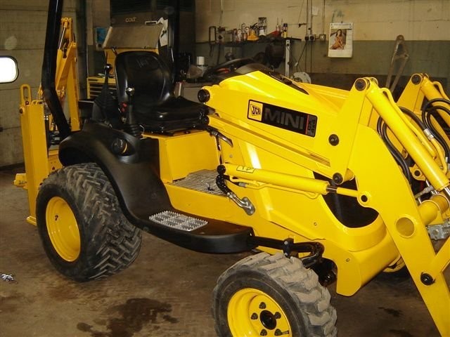4X4 JCB MINI CX- Łyżka OTWIERANA. Napęd na 4 KOŁA. — zdjęcie 2
