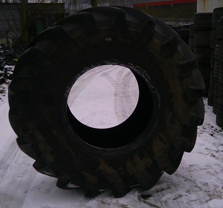 (G940) Opona 900/60 R32 Trelleborg TM2000 — zdjęcie 2