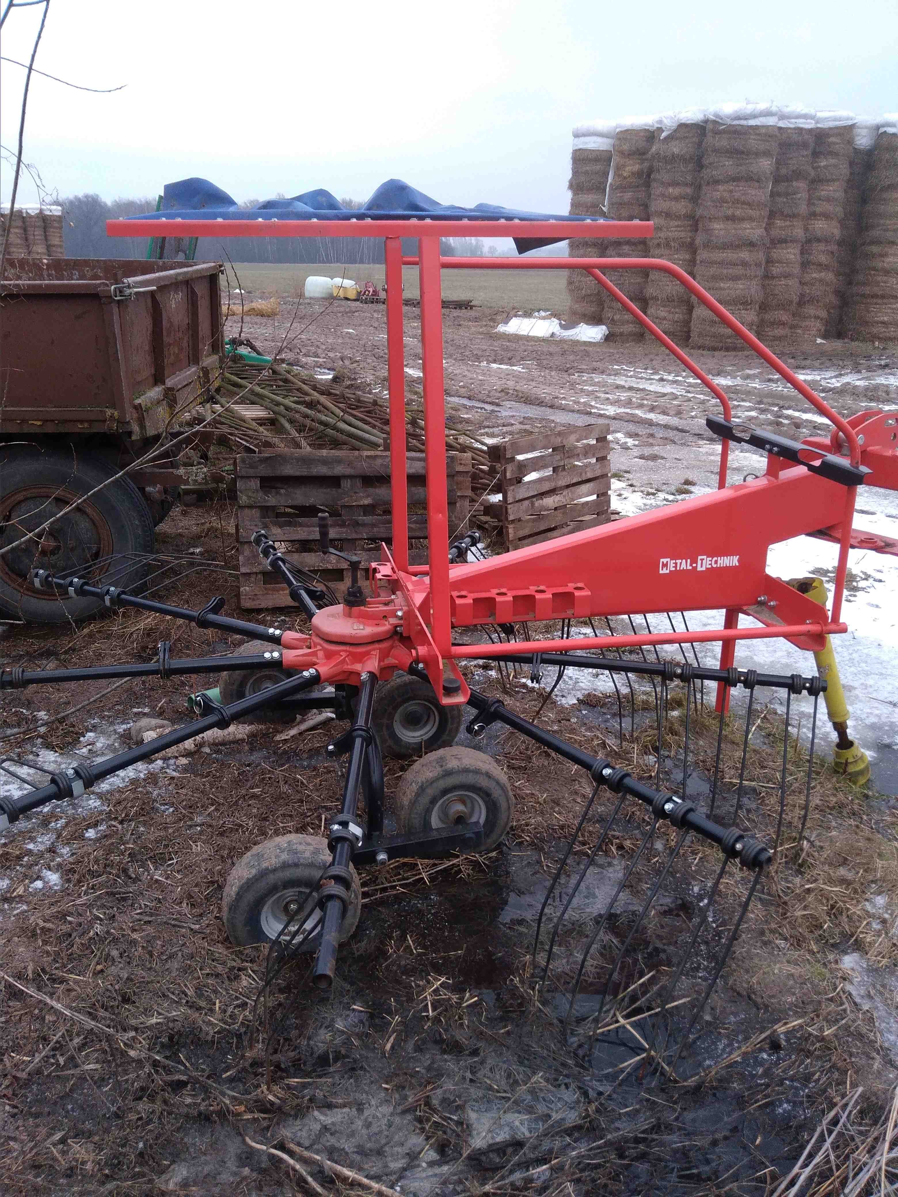 ZGRABIARKA KARUZELOWA Metal-Technik 3.5 m tandem — zdjęcie 2