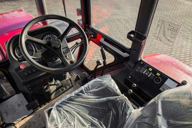 Ciągnik MTZ Belarus 920.4 ROLKOM — zdjęcie 1