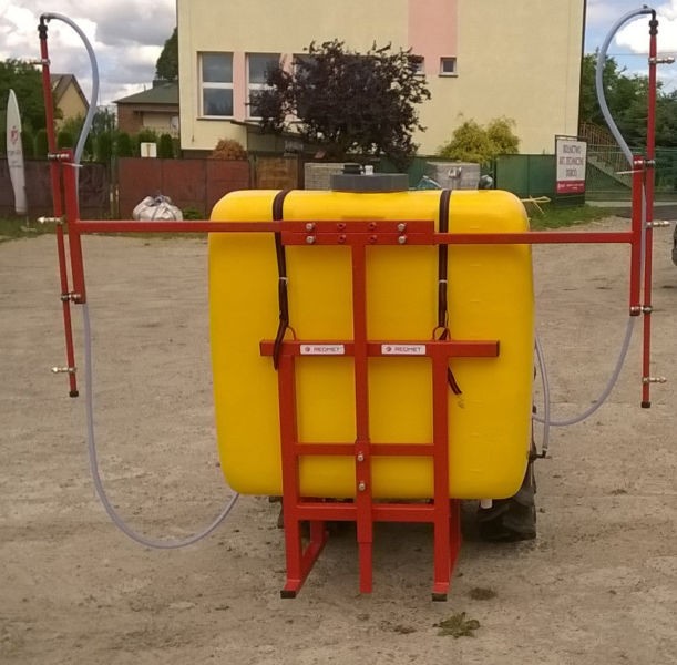 Oferujemy opryskiwacz pod mini traktorki — zdjęcie 1