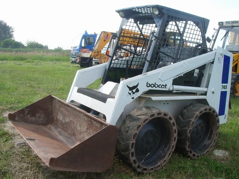 Miniładowarka BOBCAT 743 — zdjęcie 2