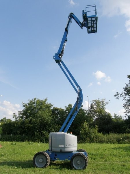 Podnośnik koszowy GENIE Z45/25J Diesel 4x4 2005 — zdjęcie 2