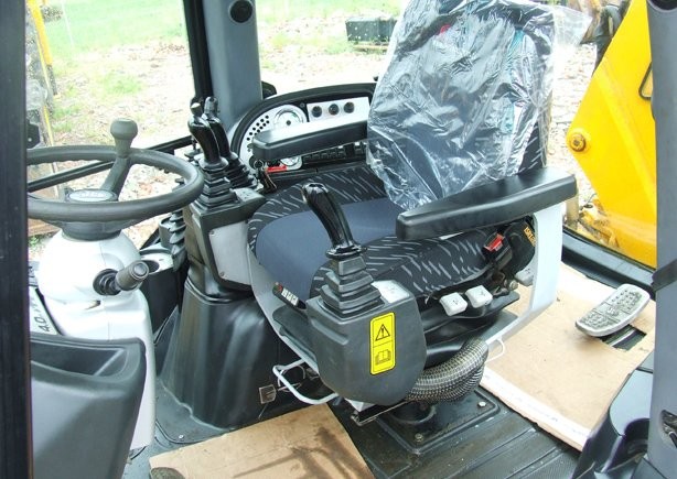 JCB 3CX Sitemaster PC z roku 2005 \\ — zdjęcie 4