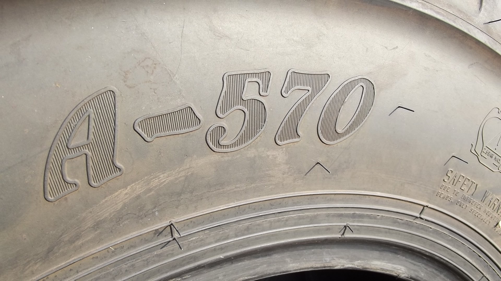 opony 500/70R24 — zdjęcie 3