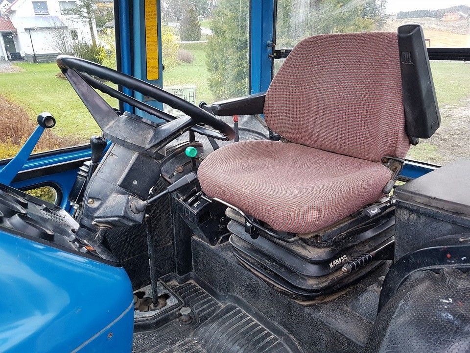 Ciągnik Ford 6610 - Okazja + ładowacz czołowy — zdjęcie 4