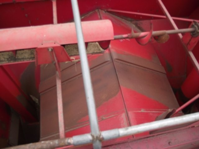 Kombajn zbożowy Massey Ferguson 760 — zdjęcie 3