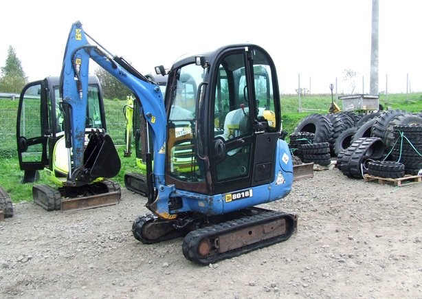 JCB 8018 — zdjęcie 1