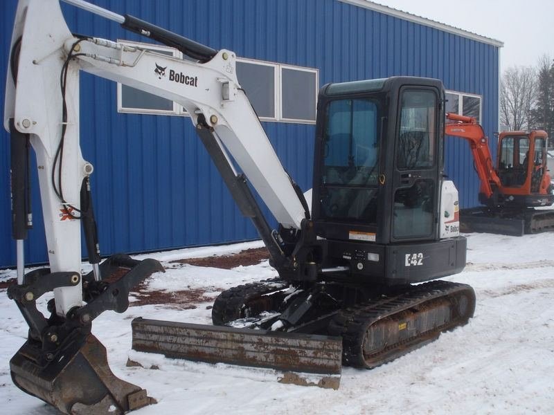 Bobcat E42 Minikoparka — zdjęcie 1