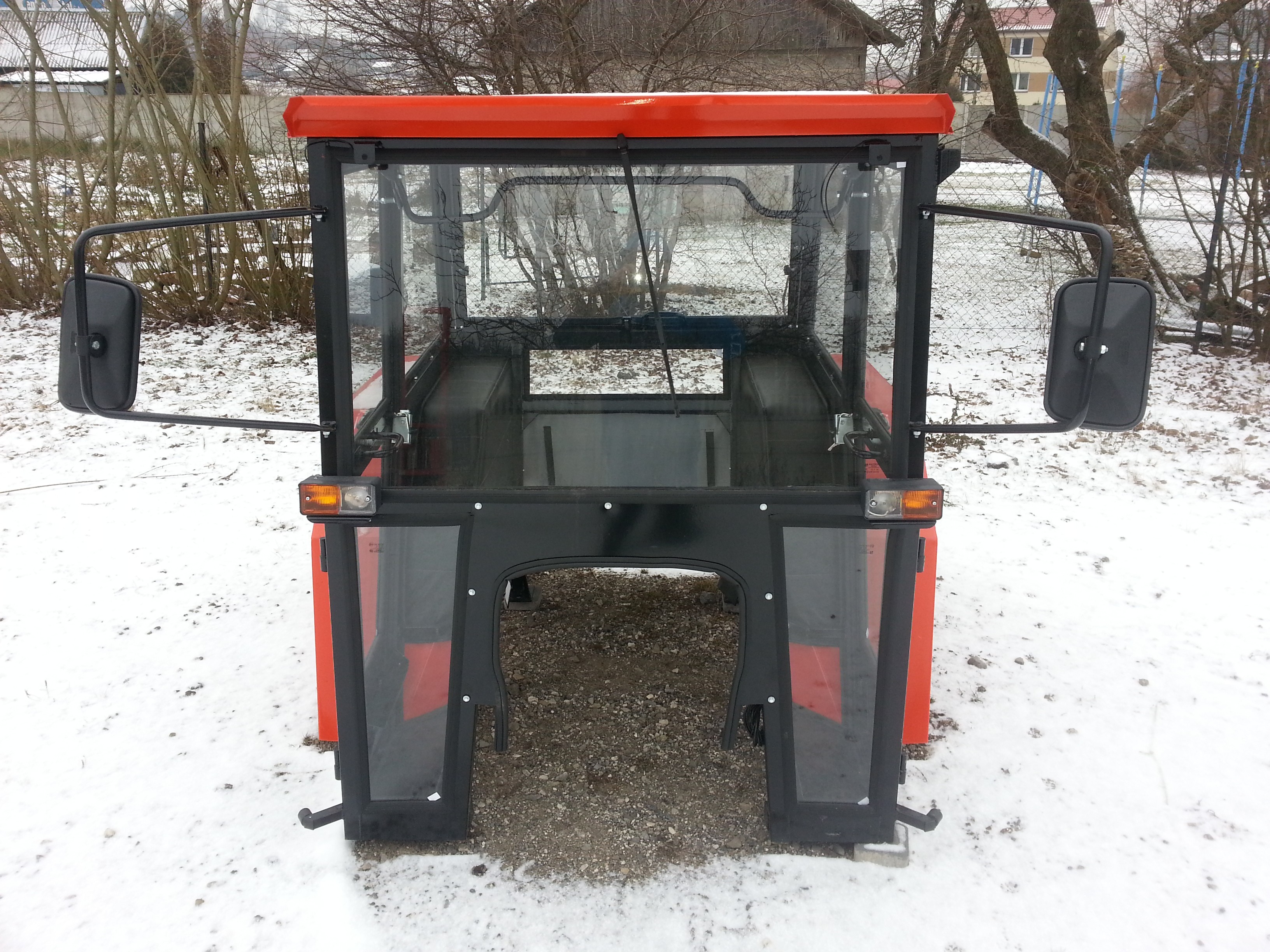 Kabina ciągnikowa do traktora ursus C360 / C330 — zdjęcie 2