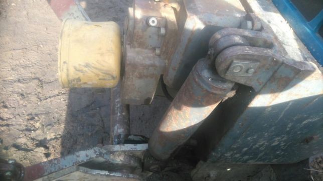 Przedni TUZ z WOM New Holland Ford 8670/8770/8970/g 170/g 190.. — zdjęcie 3
