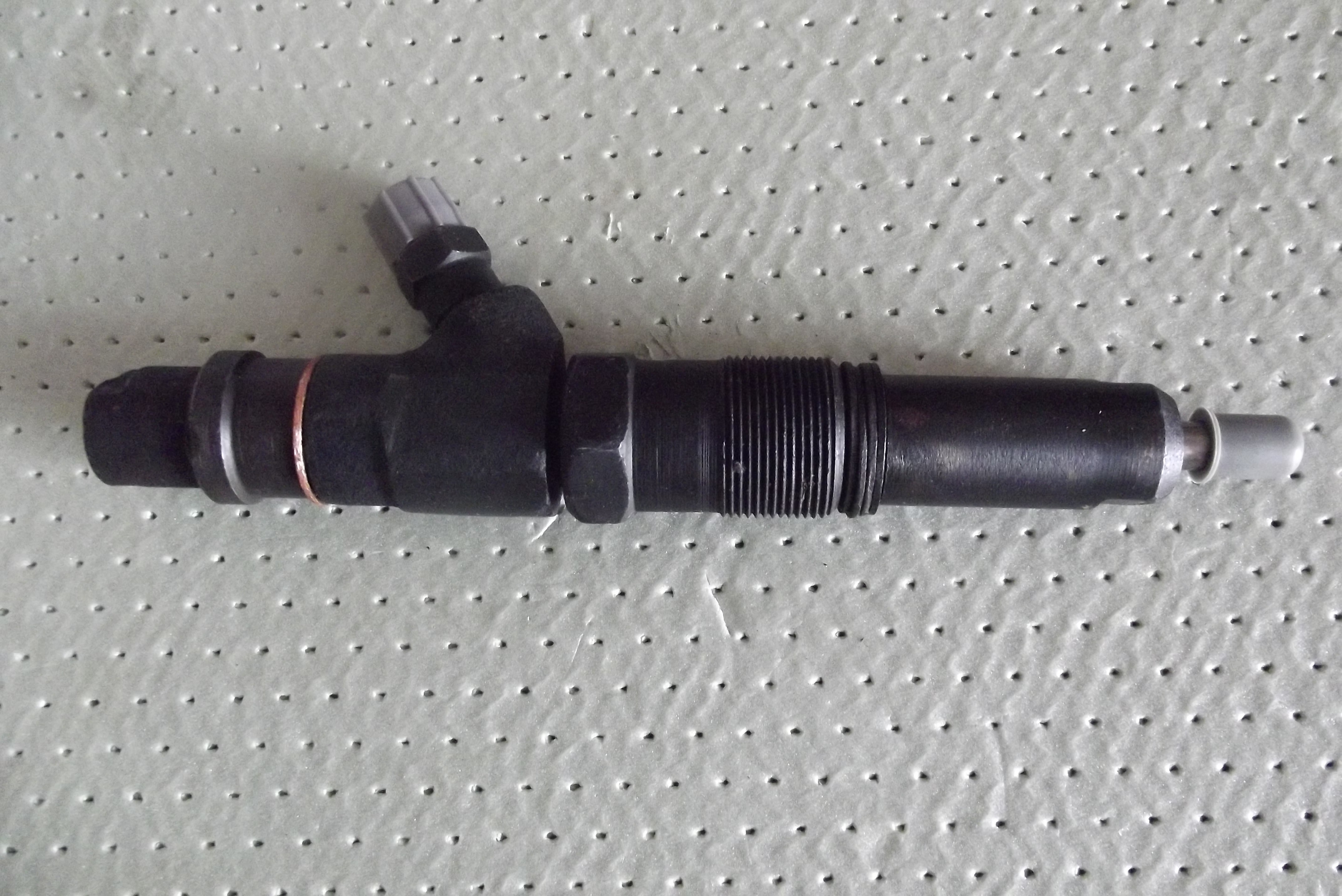 Wtryskiwacz kompletny T 25/LTZ ORYGINAŁ — zdjęcie 2