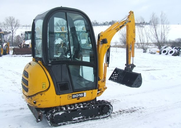 sprzedam używaną Minikoparkę JCB 8016 z roku 2007. — zdjęcie 3