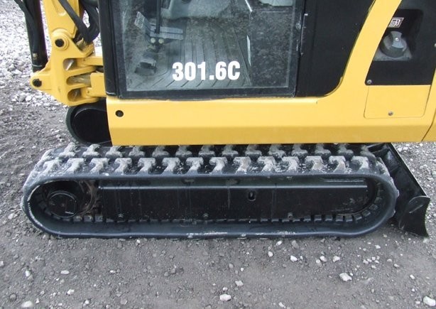 Minikoparka gąsienicowa CAT 301.6 C z roku 2007 — zdjęcie 4