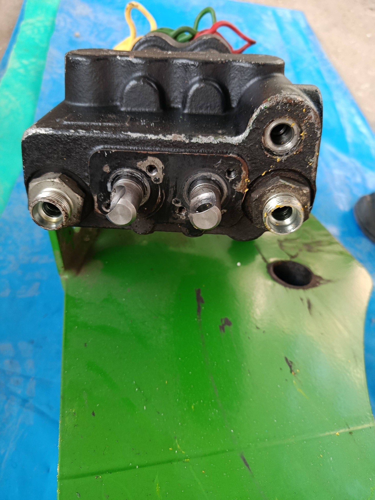 Adaptacja ładowacza od 6155M + rozdzielacz — zdjęcie 6