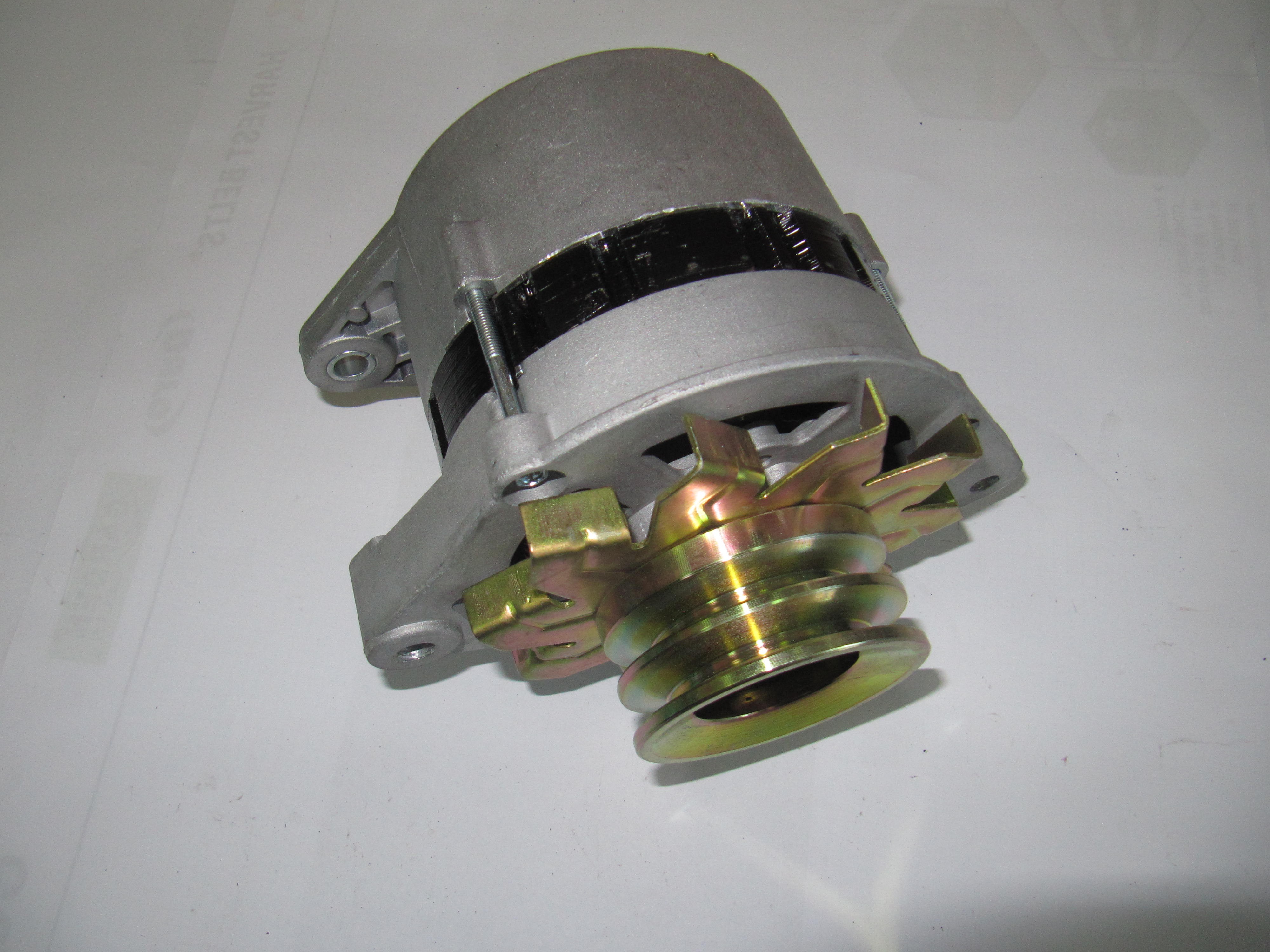 Alternator, podwójne koło pasowe 14 V, 55 A URSUS C 385.    — zdjęcie 3