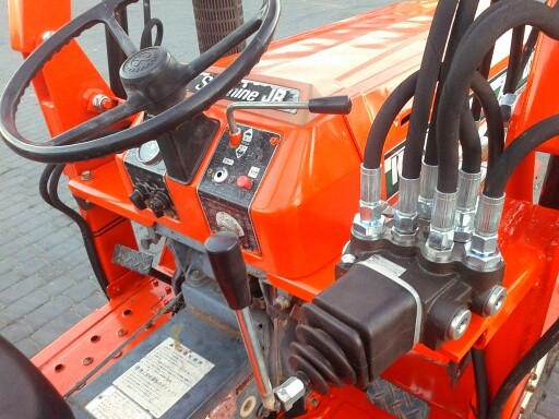 Kubota B 1702 17KM 4x4+Ładowacz czołowy TUR — zdjęcie 7
