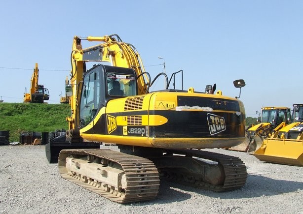 Koparka gąsienicowa- JCB JS 220LC z roku 2007 — zdjęcie 3
