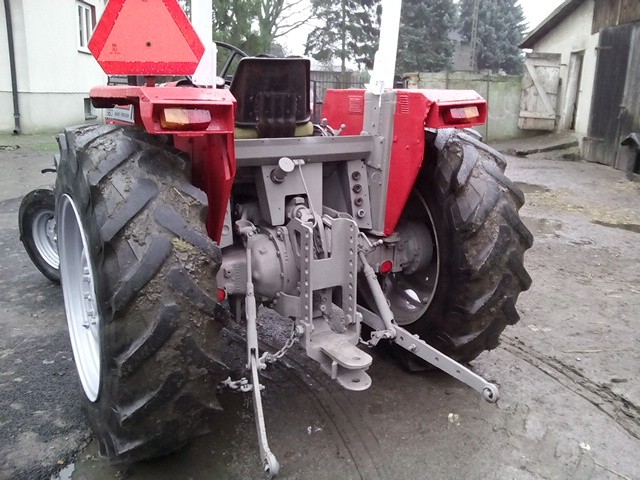 Massey Ferguson 560 - 65kM — zdjęcie 5