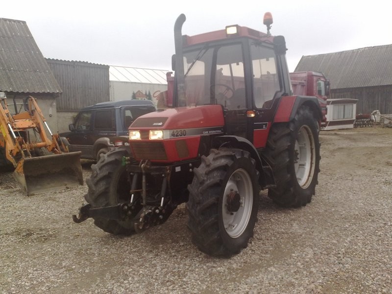 Ciągnik rolniczy Case 4230 , rok. 1996 — zdjęcie 1