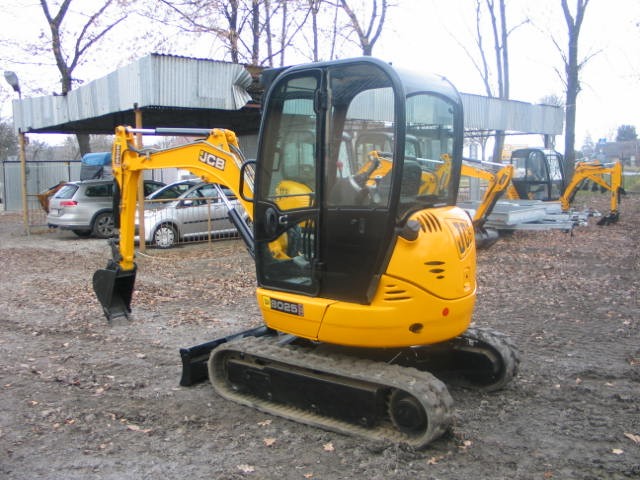 Mini Koparki JCB 8025 ZTS z 2006 i 2007 roku — zdjęcie 2