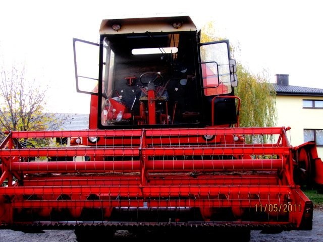 Sprzedam kombajn zbożowy Bizon Rekord Z058 — zdjęcie 3