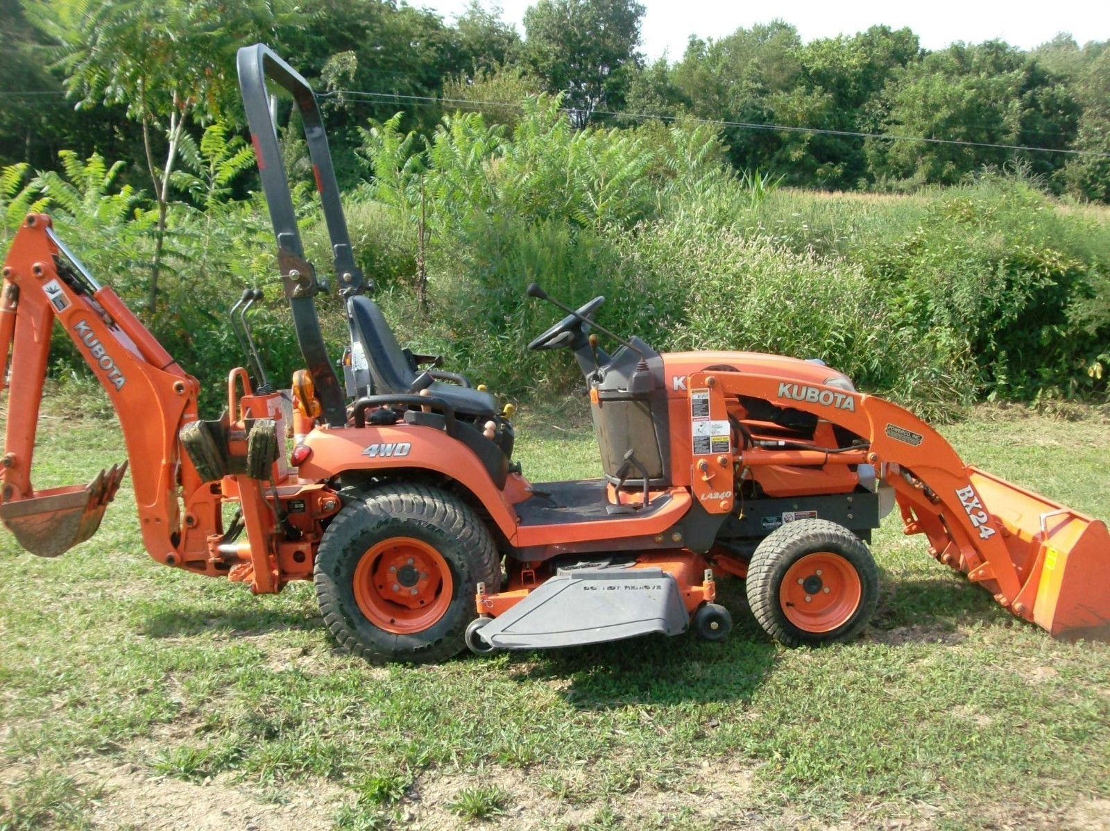 Kubota-BX24 z ładowaczem — zdjęcie 2