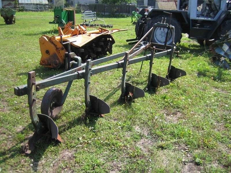 Pług 4 skibowy. — zdjęcie 1