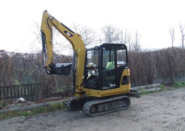 CAT 302.5C z roku 2007    www.denison.com.pl