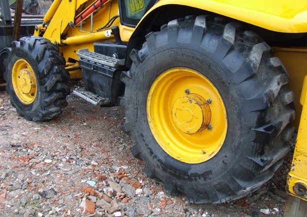 JCB 3cx z roku 2004 /Perkins — zdjęcie 4