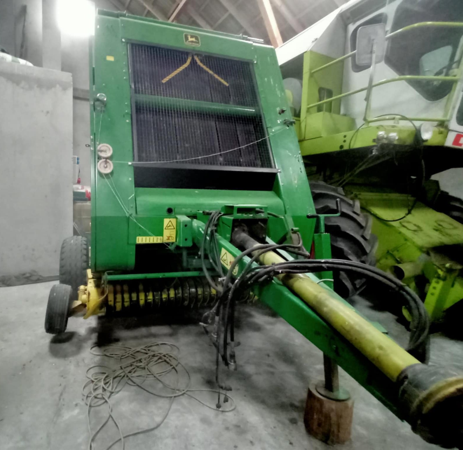 Prasa John Deere 590 — zdjęcie 5