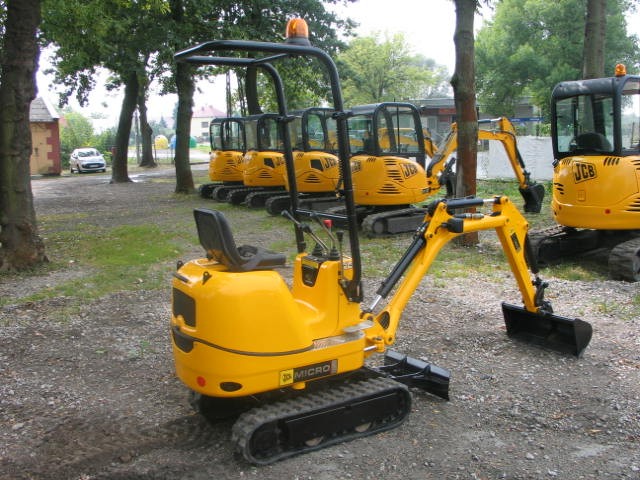 Minikoparka JCB Micro 8008 z 2012 roku - sprzedam — zdjęcie 4