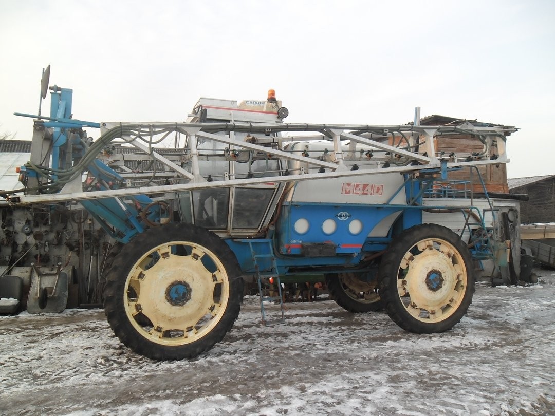 Hardi OPRYSKIWACZ MATROT M44D (EVRARD TECNOMA RAU BERTHOUD) - 1990 - 3 — zdjęcie 1