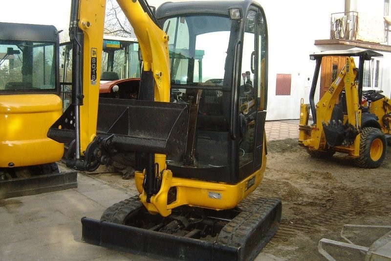 JCB 8018-- mini---- ROZSUWANE GĄSIENICE.-- 3 ŁYŻKI — zdjęcie 2