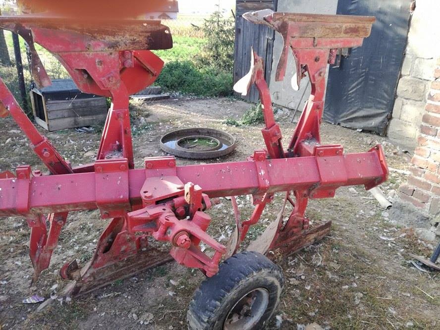 Pług 4-skibowy obrotowy Souchu Pinet  — zdjęcie 5
