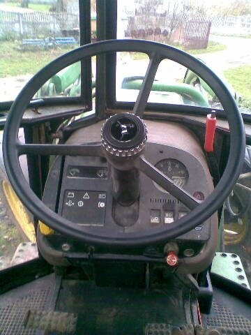 sprzedam ciągnik John Deere 3040 — zdjęcie 1
