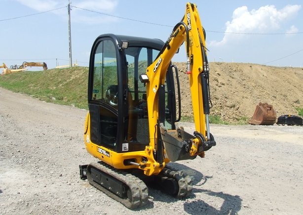 minikoparka JCB 8016 z roku 2011 - demo — zdjęcie 3
