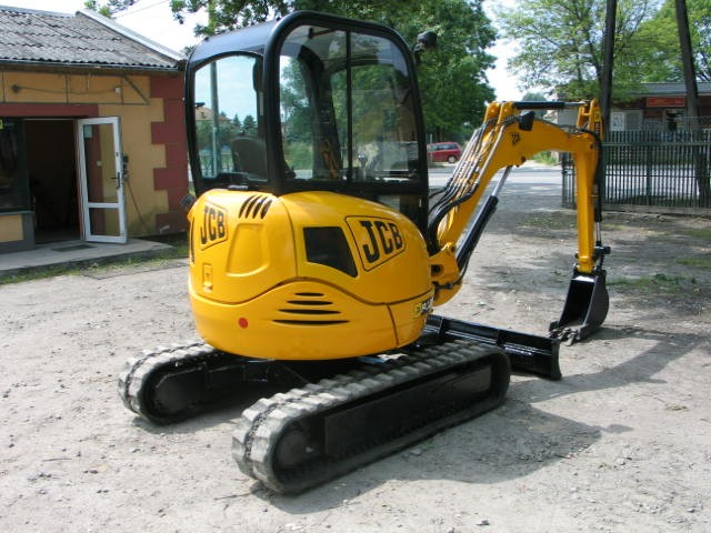 Sprzedam koparki JCB 8025 ZTS z 2008 i 2009 — zdjęcie 4