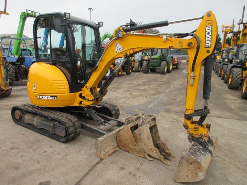 Minikoparka JCB 8025 zts z 2014 roku - sprzedam — zdjęcie 4