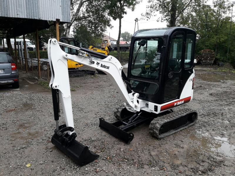 Sprzedam minikoparkę Bobcat E16 z 2010 roku — zdjęcie 6