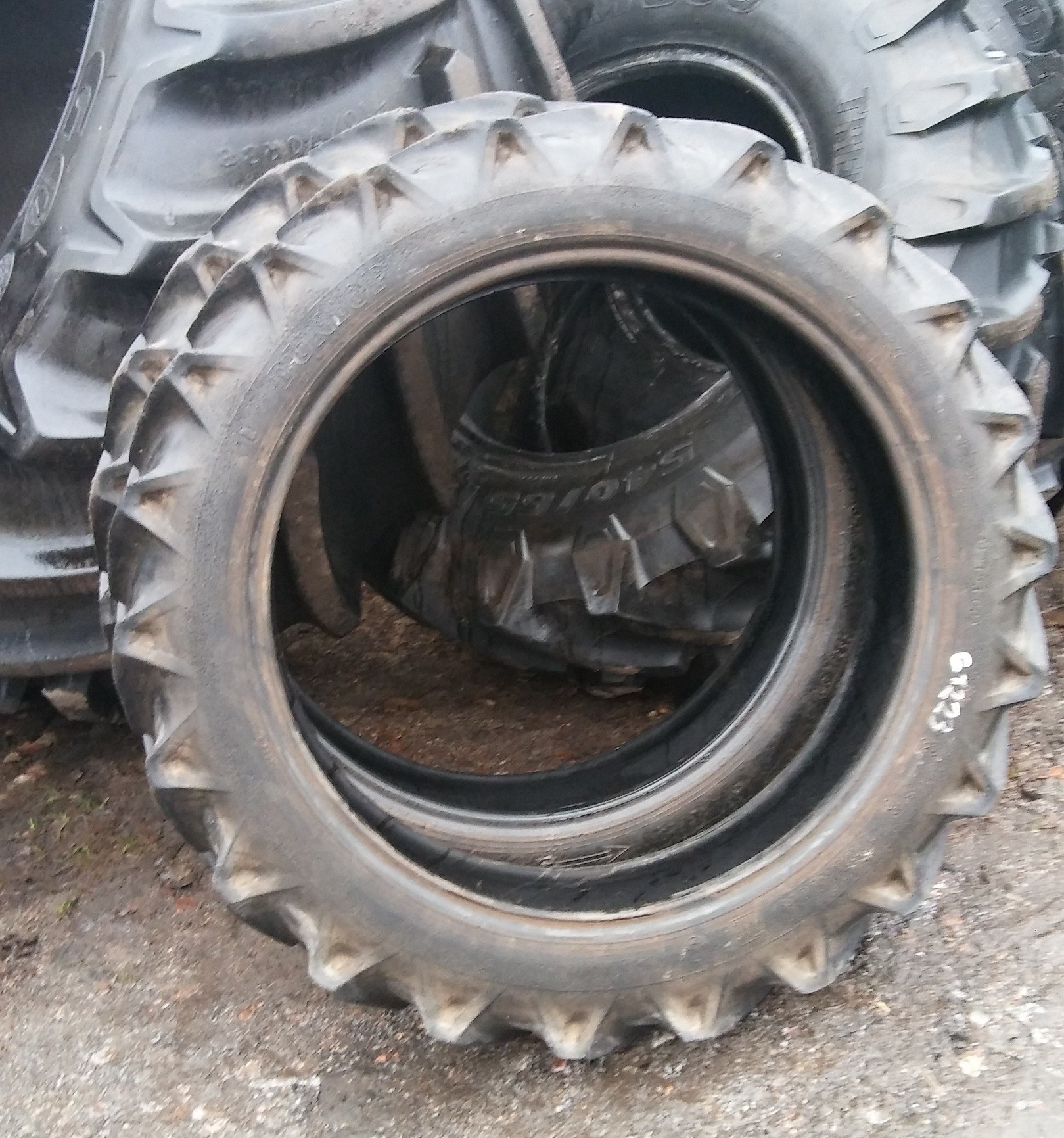 (G1223) Opona 8-28 Dunlop — zdjęcie 2